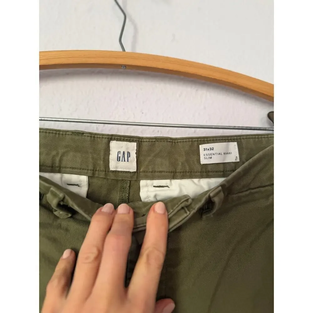 Gap Men’s Essential Khaki Chino Pants Size 31x32 Slim Fit Cotton Stretch Casual